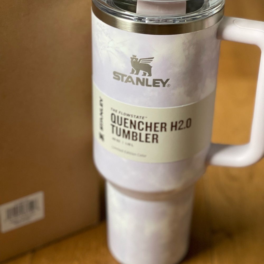 Stanley Quincher Flowstate 40 oz tumbler. Purple Wisteria. Rare. Brand new inbox